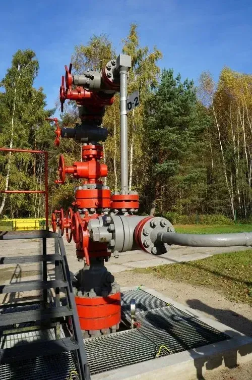 crude oil mine 863230 1280